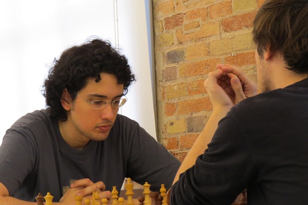 Tomi Asís i Àlvar Alonso decidiran demà qui passa a la final